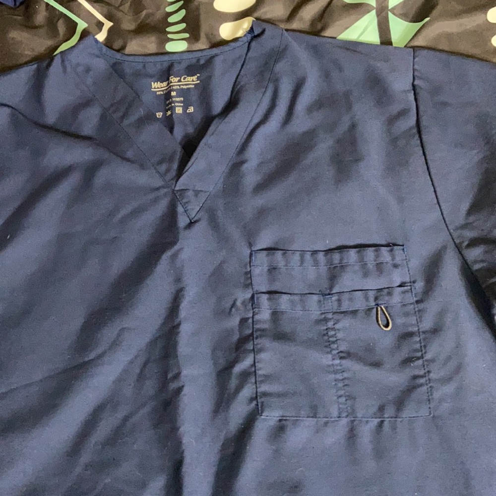 Scrub top - Picture 2 of 3